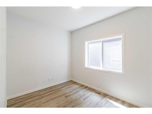 206 Lucas Close Nw, Calgary, AB - Indoor Photo Showing Other Room