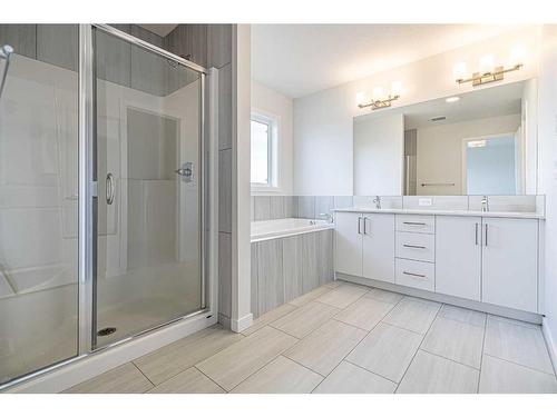 206 Lucas Close Nw, Calgary, AB - Indoor Photo Showing Bathroom