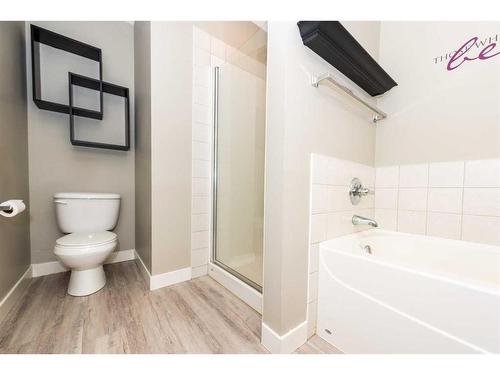 1953 New Brighton Drive Se, Calgary, AB - Indoor Photo Showing Bathroom