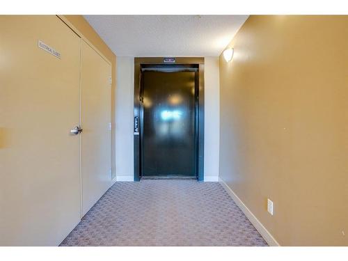 205-15 Saddlestone Way Ne, Calgary, AB - Indoor