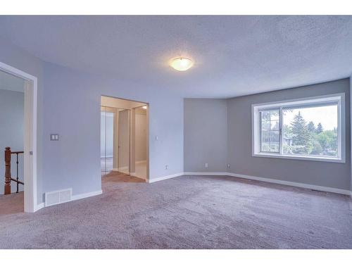 265-4037 42 Street Nw, Calgary, AB - Indoor Photo Showing Other Room