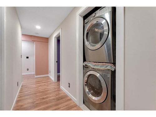 16 Nolanfield Crescent Nw, Calgary, AB - Indoor Photo Showing Laundry Room