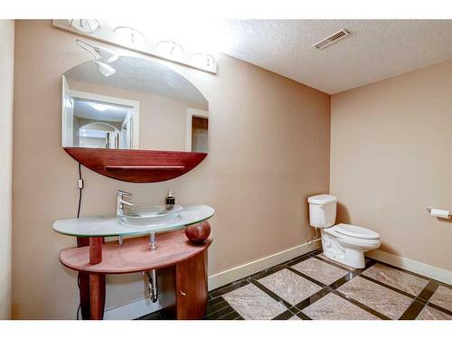 2719 Evercreek Bluffs Way Sw, Calgary, AB - Indoor Photo Showing Bathroom