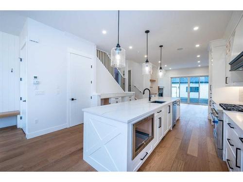 1828 19 Avenue Nw, Calgary, AB - Indoor Photo Showing Kitchen With Upgraded Kitchen