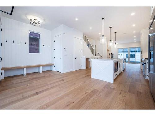 1828 19 Avenue Nw, Calgary, AB - Indoor Photo Showing Kitchen With Upgraded Kitchen