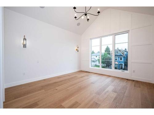 1828 19 Avenue Nw, Calgary, AB - Indoor Photo Showing Other Room