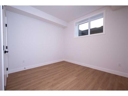 1828 19 Avenue Nw, Calgary, AB - Indoor Photo Showing Other Room