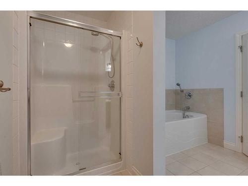 2307-10221 Tuscany Boulevard Nw, Calgary, AB - Indoor Photo Showing Bathroom