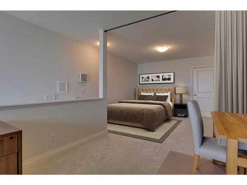 2307-10221 Tuscany Boulevard Nw, Calgary, AB - Indoor Photo Showing Other Room