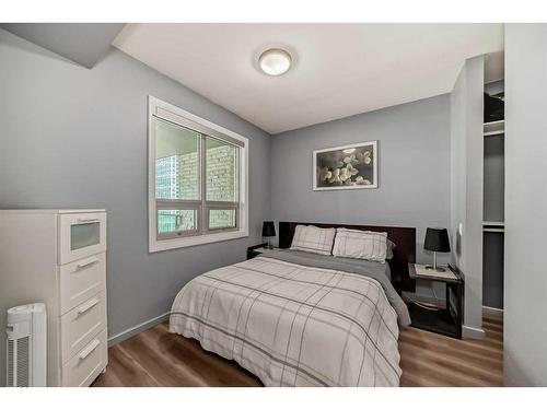 1702-1410 1 Street Se, Calgary, AB - Indoor Photo Showing Bedroom