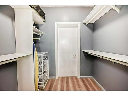 1702-1410 1 Street Se, Calgary, AB - Indoor With Storage