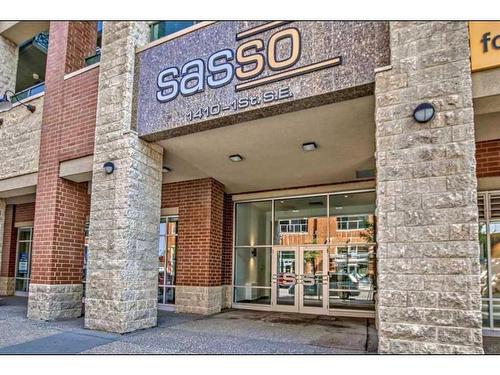 1702-1410 1 Street Se, Calgary, AB - Outdoor