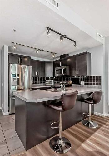 1702-1410 1 Street Se, Calgary, AB - Indoor Photo Showing Kitchen With Stainless Steel Kitchen With Upgraded Kitchen