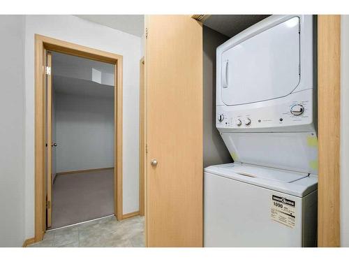 84 Country Village Circle Ne, Calgary, AB - Indoor Photo Showing Laundry Room