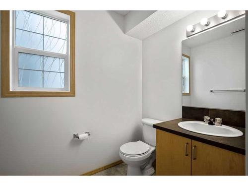 84 Country Village Circle Ne, Calgary, AB - Indoor Photo Showing Bathroom