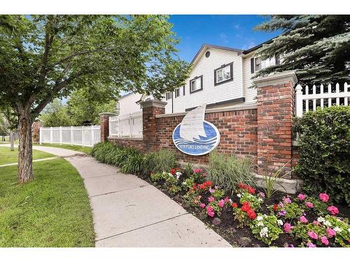 84 Country Village Circle Ne, Calgary, AB - Outdoor