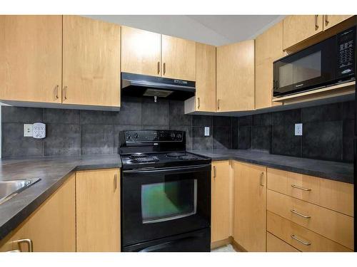 84 Country Village Circle Ne, Calgary, AB - Indoor Photo Showing Kitchen