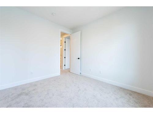 240 22 Avenue Nw, Calgary, AB - Indoor Photo Showing Other Room