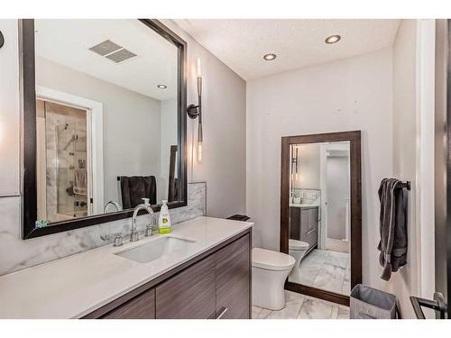 272 Copperstone Cove Se, Calgary, AB - Indoor Photo Showing Bathroom