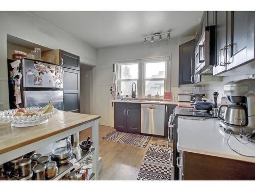 114 7 Avenue Nw, Calgary, AB - Indoor Photo Showing Kitchen