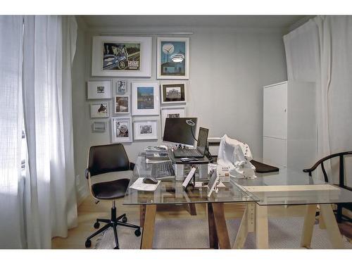 114 7 Avenue Nw, Calgary, AB - Indoor Photo Showing Office