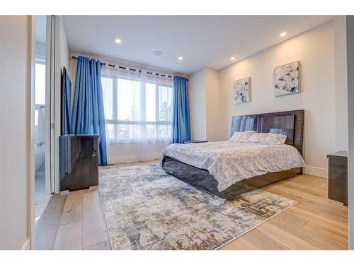 419 36 Street Sw, Calgary, AB - Indoor Photo Showing Bedroom