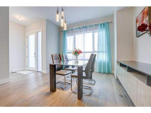 419 36 Street Sw, Calgary, AB - Indoor Photo Showing Dining Room