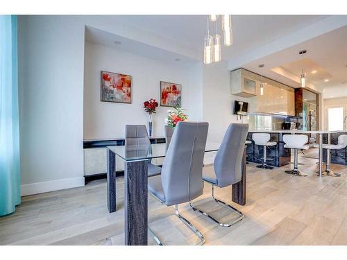 419 36 Street Sw, Calgary, AB - Indoor Photo Showing Dining Room