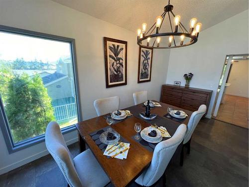 123 Edgepark Boulevard Nw, Calgary, AB - Indoor Photo Showing Dining Room