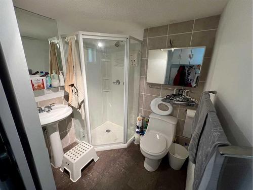 123 Edgepark Boulevard Nw, Calgary, AB - Indoor Photo Showing Bathroom