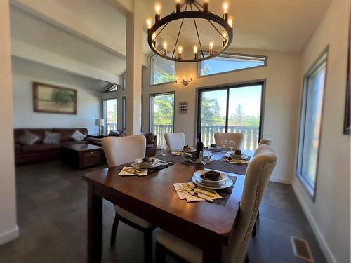 123 Edgepark Boulevard Nw, Calgary, AB - Indoor Photo Showing Dining Room