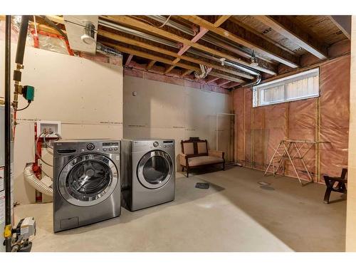 41 Legacy Common Se, Calgary, AB - Indoor Photo Showing Laundry Room