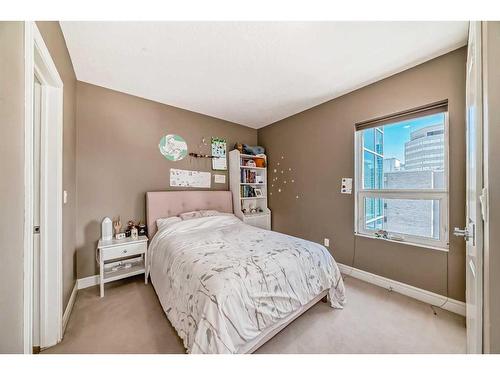 2007-910 5 Avenue Sw, Calgary, AB - Indoor Photo Showing Bedroom