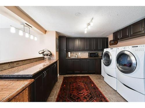18-1220 Prominence Way Sw, Calgary, AB - Indoor Photo Showing Laundry Room