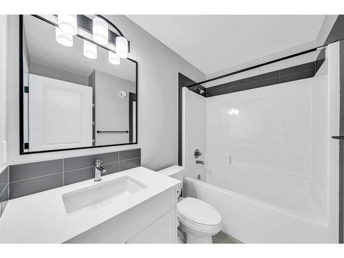 69 Edith Mews Nw, Calgary, AB - Indoor Photo Showing Bathroom