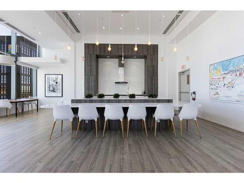 2004-615 6 Avenue Se, Calgary, AB - Indoor Photo Showing Dining Room