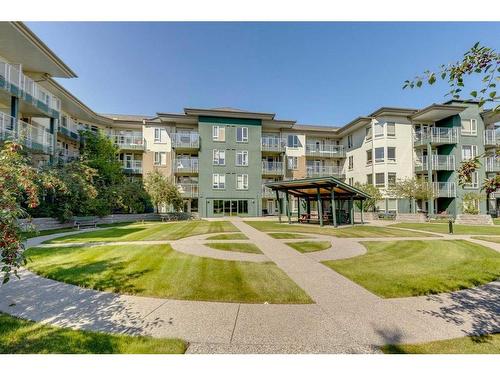 426-3111 34 Avenue Nw, Calgary, AB - Outdoor With Balcony With Facade