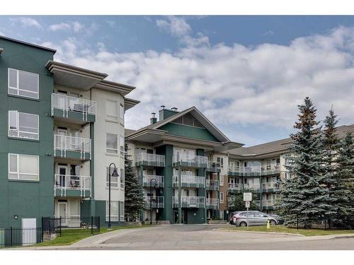 426-3111 34 Avenue Nw, Calgary, AB - Outdoor With Balcony With Facade