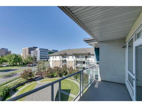 426-3111 34 Avenue Nw, Calgary, AB - Outdoor With Balcony With Exterior