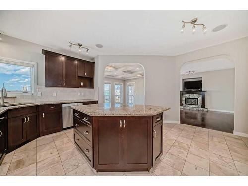 92 Silverado Skies Manor Sw, Calgary, AB - Indoor Photo Showing Kitchen