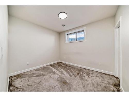 4834 87 Avenue Ne, Calgary, AB - Indoor Photo Showing Other Room