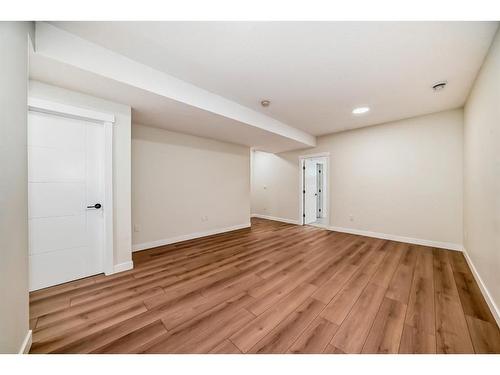 4834 87 Avenue Ne, Calgary, AB - Indoor Photo Showing Other Room