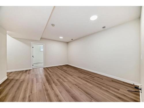 4834 87 Avenue Ne, Calgary, AB - Indoor Photo Showing Other Room