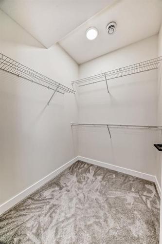 4834 87 Avenue Ne, Calgary, AB - Indoor With Storage