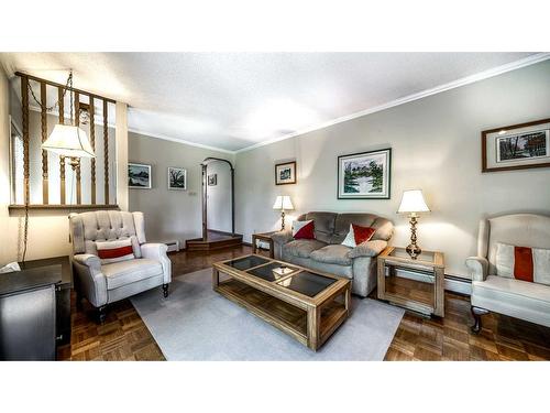 51 Parkwood Crescent, Strathmore, AB - Indoor Photo Showing Living Room