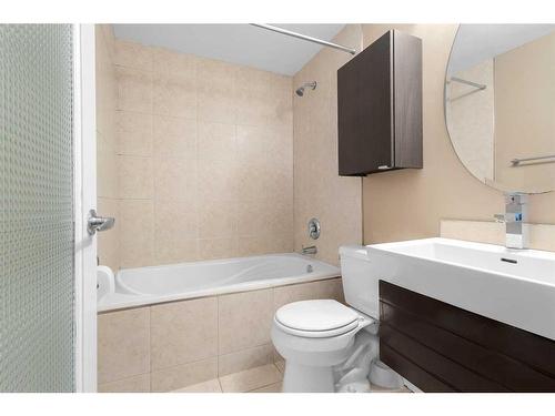 204-1736 13 Avenue Sw, Calgary, AB - Indoor Photo Showing Bathroom