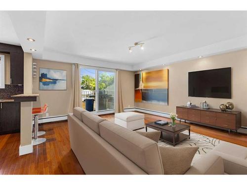 204-1736 13 Avenue Sw, Calgary, AB - Indoor Photo Showing Living Room