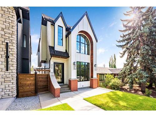 922 33A Street Nw, Calgary, AB - Outdoor With Facade