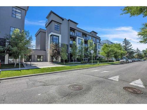 203-607 17 Avenue Nw, Calgary, AB - Outdoor With Facade