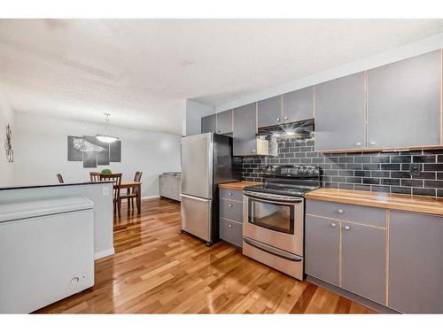 139 Abalone Way Ne, Calgary, AB - Indoor Photo Showing Kitchen